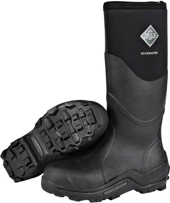 Zwarte Muck Boot Muckmaster outdoorlaars met robuuste zool en het Muck Boot Company logo op de schacht.