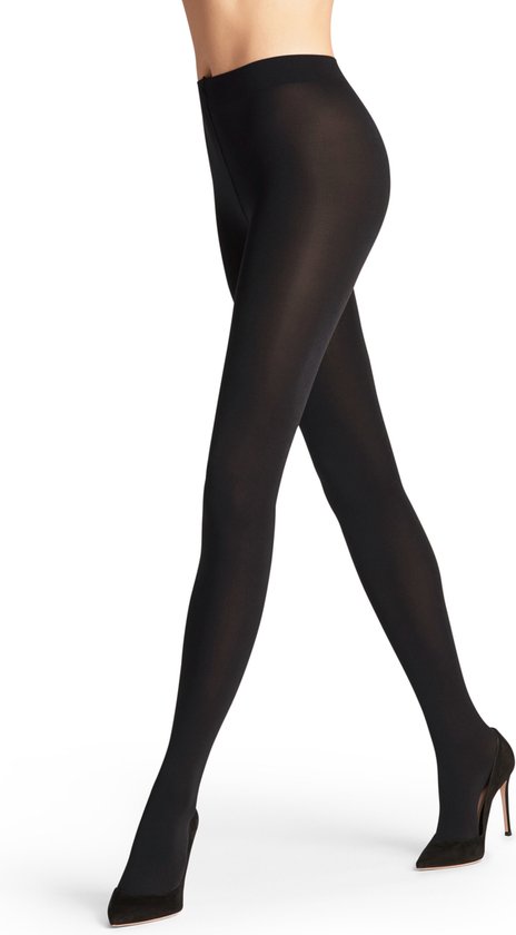 Mannequin portant des collants noirs, debout en talons hauts.