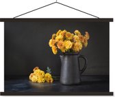 Posterhanger incl. Poster 90x60 cm - Schoolplaat - Stilleven - Chrysanten - Geel - Textielposter - Zwarte latten