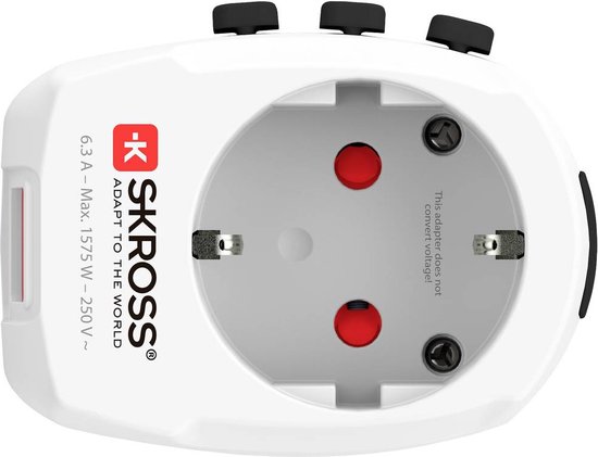 Witte SKROSS reisadapter met 'K SKROSS ADAPT TO THE WORLD' logo en '6.3A - Max. 1575W - 250V' tekst.