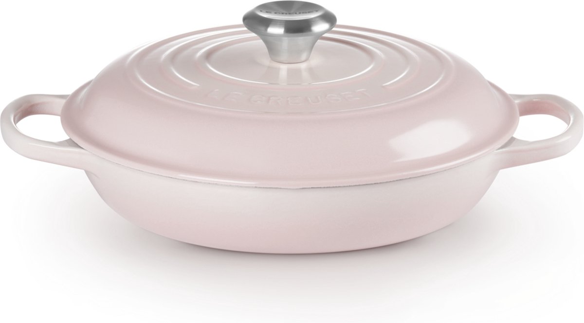 Le Creuset Braadpan Signature Campagnard Shell Pink – Ø 26 cm / 2,2 Liter – Brede, Lage Gietijzeren Pan – Emaille Coating en Inductiegeschikt – Speciaal Voor Risotto, Groentegerechten en Snelle Stoofschotels – Unieke Vorm in Zachte Roze Tint