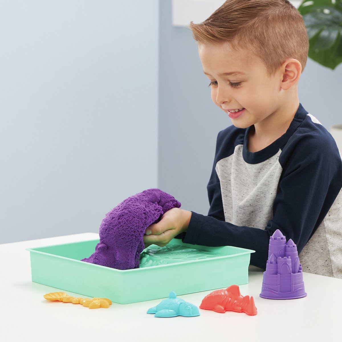 Kinetic Sand - Zandbak-set met 454 g paars origineel Kinetic Sand opbergzandbak 4 vormen en gereedschap - Sensorisch speelgoed — afbeelding 17
