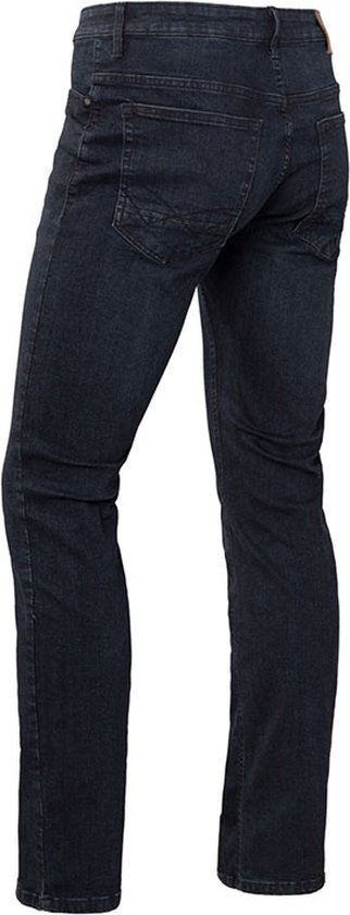 Donkerblauwe stretch jeans, van achteren gezien.