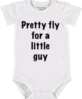 Baby Rompertje met tekst 'Pretty fly for a little guy' |Korte mouw l | wit zwart | maat 50/56 | cadeau | Kraamcadeau | Kraamkado