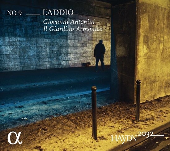 Albumcover 'L'addio' van Giovanni Antonini & Il Giardino Armonico, met op de achtergrond een eenzaam figuur.