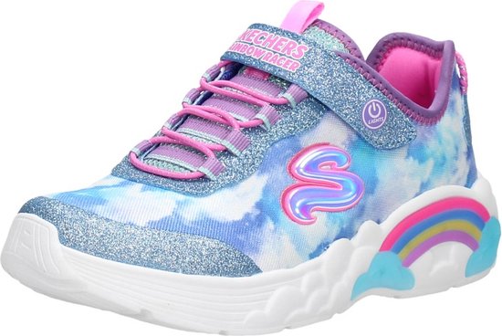 Blauwe, witte en roze kindersneaker met wolkendessin, glitters en striksluiting.
