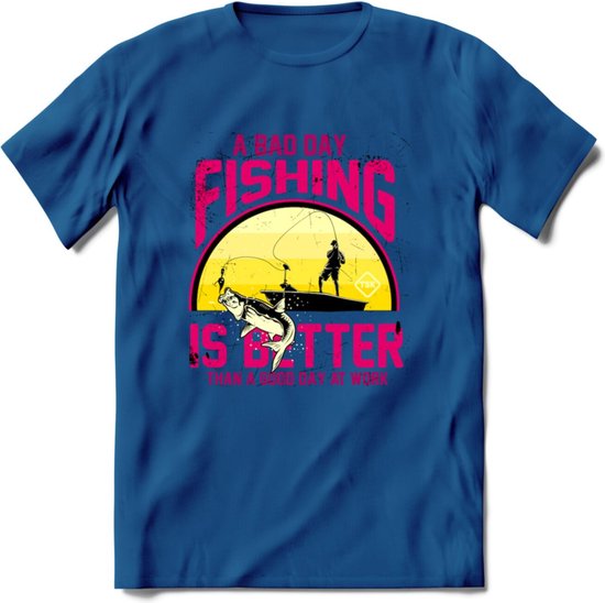 A Bad Day Fishing - Vissen T-Shirt | Roze | Grappig Verjaardag Vis Hobby Cadeau Shirt | Dames - Heren - Unisex | Tshirt Hengelsport Kleding Kado - Donker Blauw - 3XL