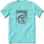 Fishing - Vissen T-Shirt | Grappig Verjaardag Vis Hobby Cadeau Shirt | Dames - Heren - Unisex | Tshirt Hengelsport Kleding Kado - Licht Blauw - L