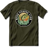 Fishing Club - Vissen T-Shirt | Beige | Grappig Verjaardag Vis Hobby Cadeau Shirt | Dames - Heren - Unisex | Tshirt Hengelsport Kleding Kado - Leger Groen - XXL