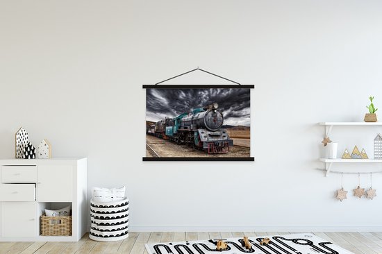 Affiche textielposter Nuages sombres au-dessus de la locomotive à vapeur 150x100 cm