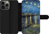 Bookcase Geschikt voor iPhone 13 Pro telefoonhoesje - Sterrennacht boven de Rhône - Van Gogh - Kunst - Met vakjes - Wallet case met magneetsluiting