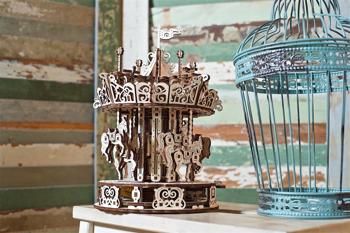 UGEARS Houten 3D Model - Carrousel — afbeelding 11