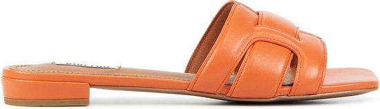 Oranje Bibi Lou slipper van leer met gevlochten band en platte hak, zijaanzicht.