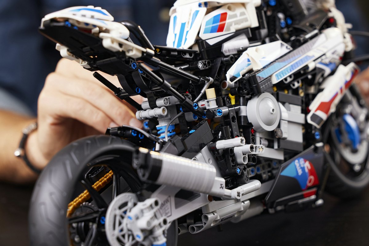LEGO Technic BMW M 1000 RR Motor bouwbare modelbouwset - 42130 — afbeelding 20