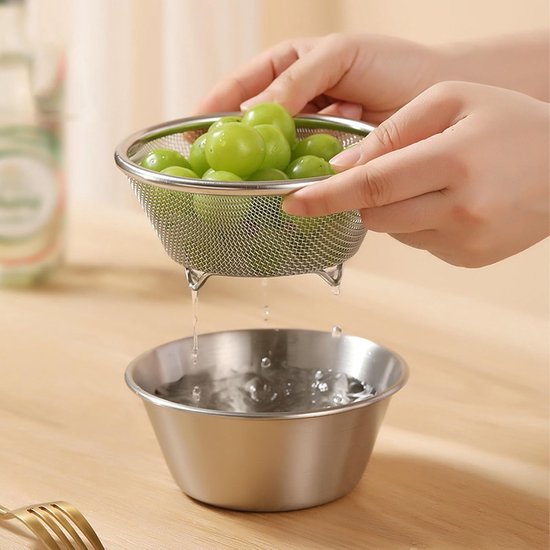 304 Stainless Steel Colander Mixing Bowl Set | 16cm Portable Kitchen Strainer for Washing Rice/Fruits/Veggies | Compact & Stackable | Tarnish - Proof, 2 in 1 — afbeelding 2