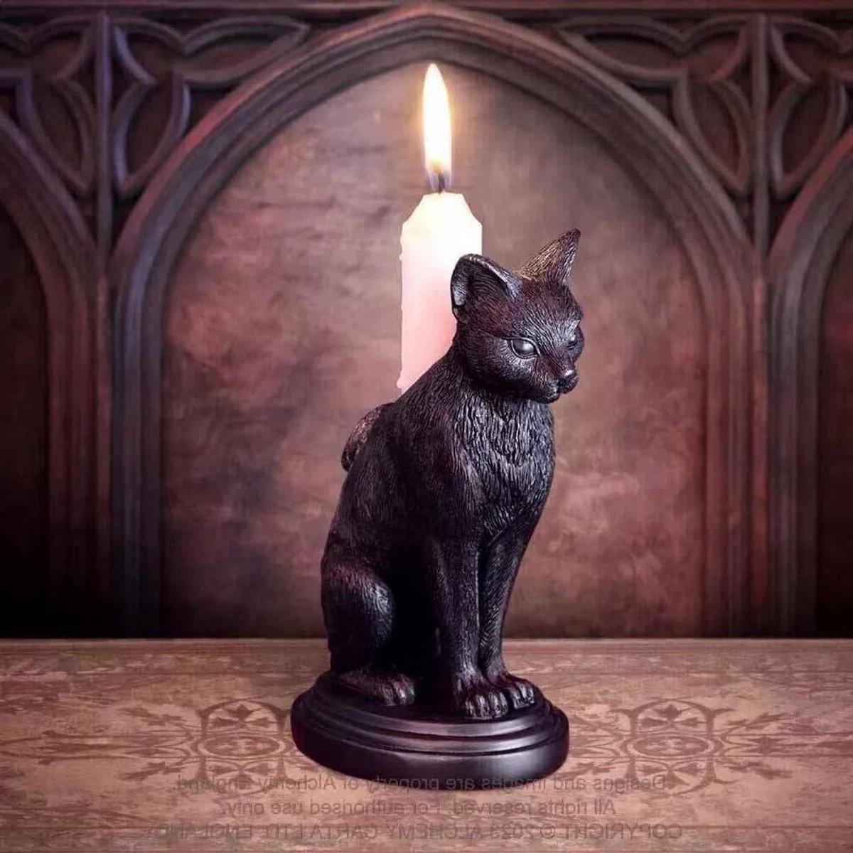 Zwarte Kat Kaarsenhouder - Gothic Kandelaar Hars - Halloween Decoratie - Vleermuisvormig Ontwerp - 17.8 cm Hoog - Zwart