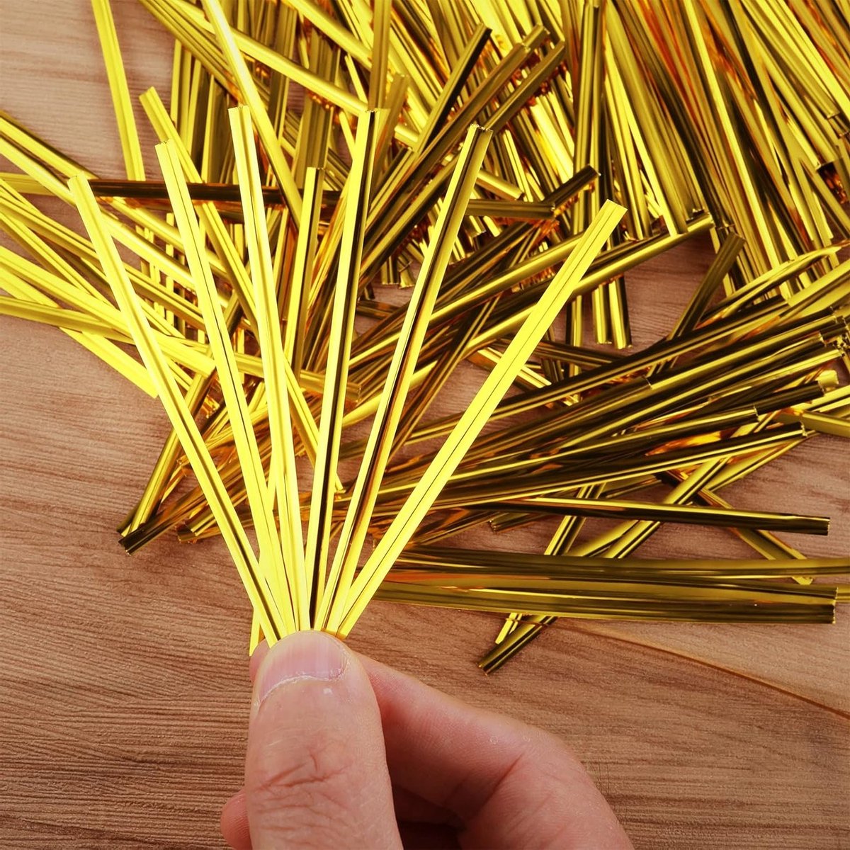 Metalen Sluitbanden voor Zakjes - Twist Ties - Gouden - Zakjesclips - Koekjes - Chocolade - Bakkerij - Snoepzakjes - Bindbanden - 1000 stuks - Sluitstrips - 9,9 cm - Stevige Kwaliteit