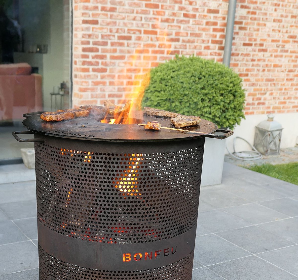 BonFeu BonVes Fire Basket 45 cm - With Grill Grate and Poker - Rust Brown