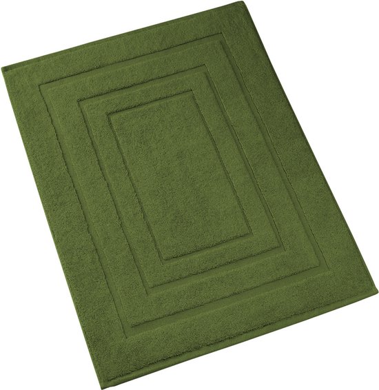 Tapis de bain vert foncé avec des bordures concentriques intégrées.