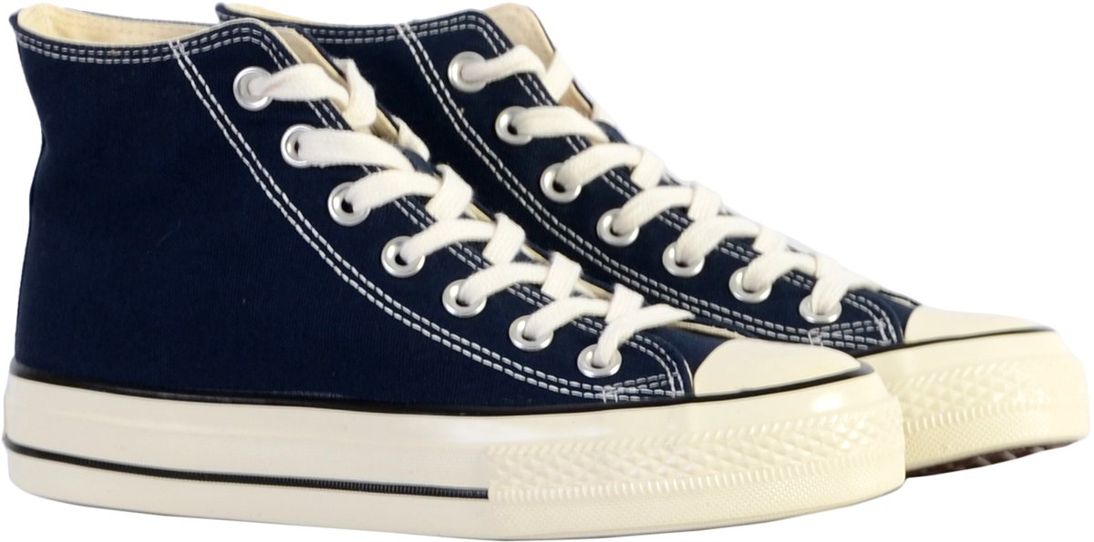Sneakers met veters