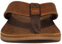 Vooraanzicht van een bruine leren Reef teenslipper.
