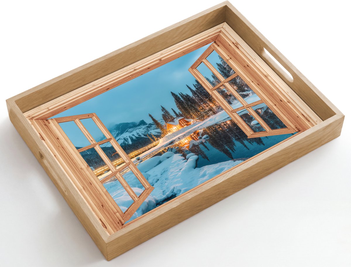 Dienblad hout 50x35 cm - Schootdienblad - Winterlandschap - Natuur - Huis - Bergen - Doorkijk - Raam - Borrelplank rechthoek - Plateau dienbladen