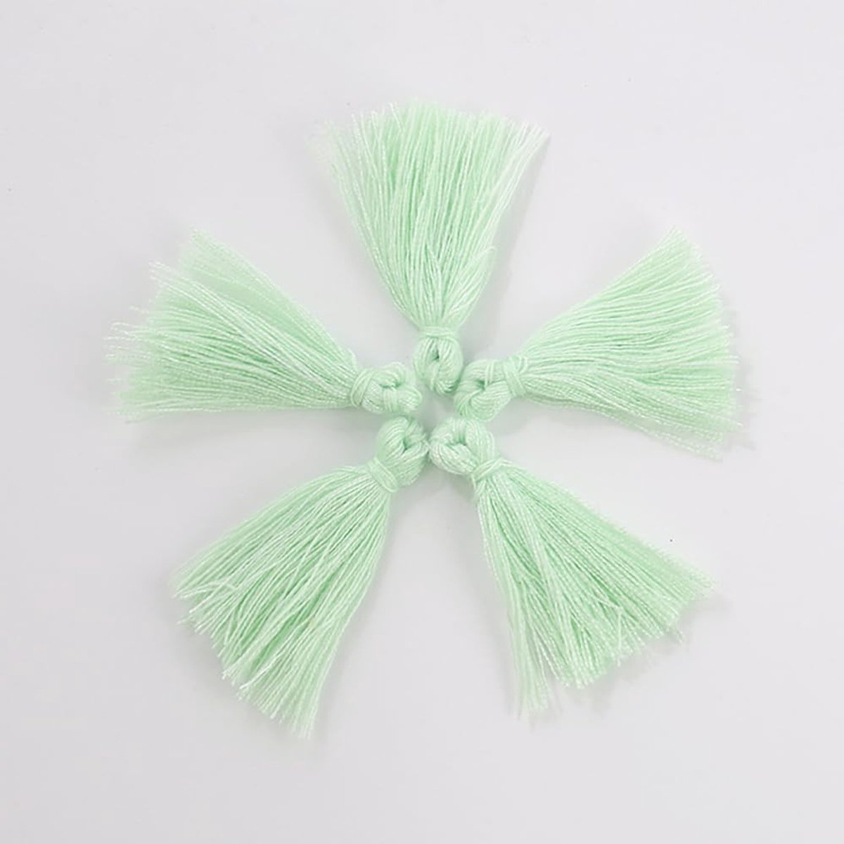 Mini Tassels 3cm Handgemaakte Katoenen Kleine Kwastjes voor DIY Projecten, Sieraden en Accessoires in Grasgroen - 100 Stuks