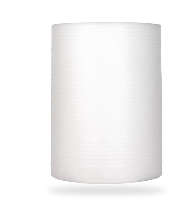 Een rol witte schuimfolie.