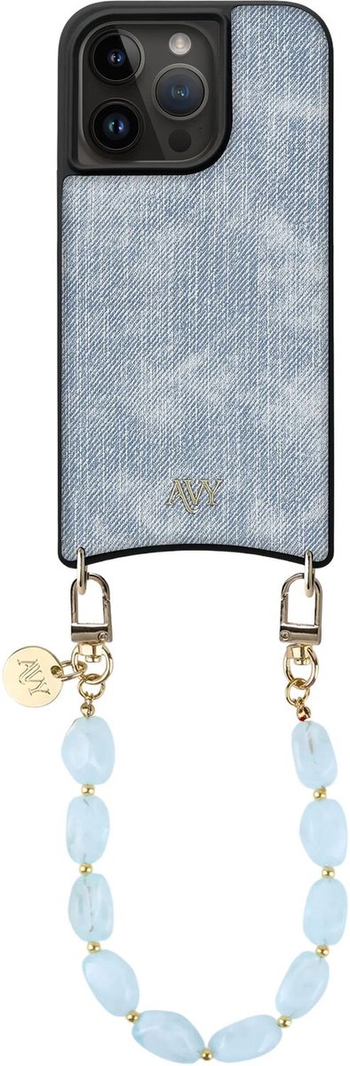 AVY Hoesje Geschikt voor Apple iPhone 15 Pro | Compatibel met MagSafe | Kunstleren Case met Telefoonkoord | Polsband | Denim | Rocher Blue