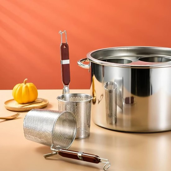 Multifunctionele pastamaker van microgeperforeerd roestvrij staal met houten handvat, ideaal voor pasta en dumplings, diameter 12 cm, keukenaccessoire voor strainer en filter. — afbeelding 4