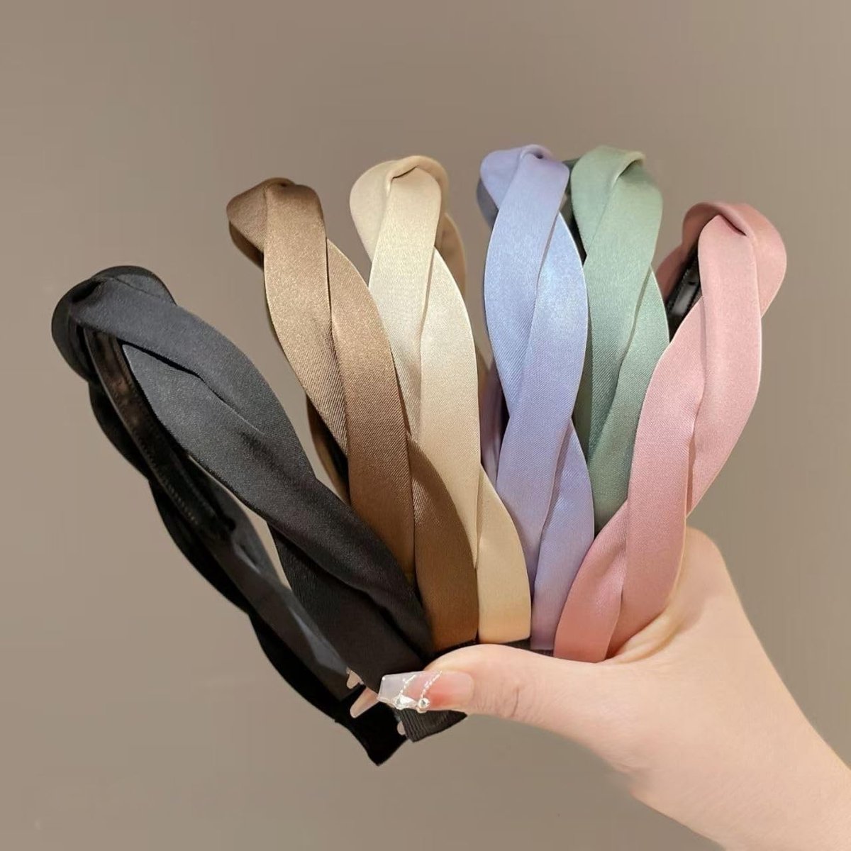 Elegante gevlochten haarband voor vrouwen en meisjes - modieuze haaraccessoires in grijs