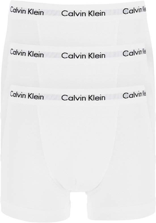 Drie witte Calvin Klein boxershorts met logo band.