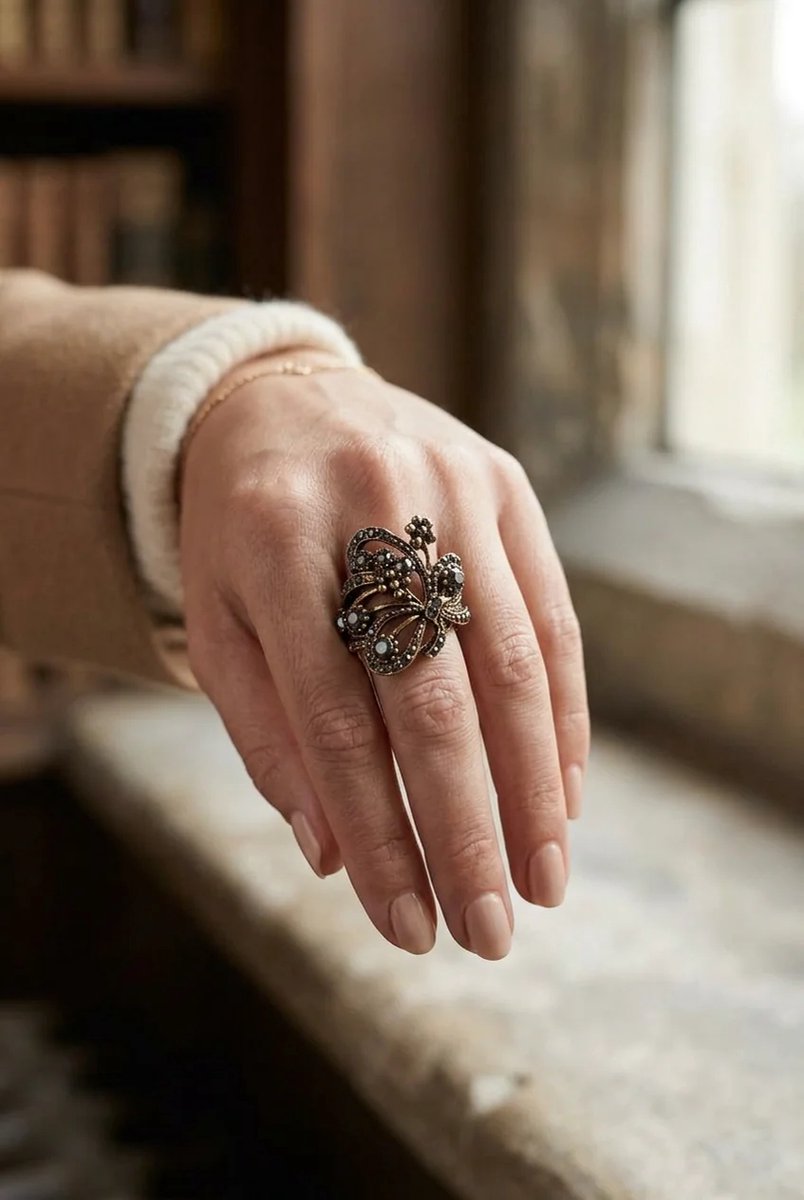 Dorvina Bronzen Dames Ring Antiek Sieraad Margazit Steen Bewerkt Vlinder Model Verstelbaar Vintage Ring