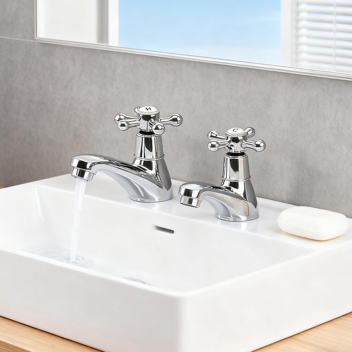 Dailygoods- Wastafelkraan Set van 2 - Warm/Koud Water - Kruishendel - Roestvrij Staal - Stabiele Waterstroom - Eenvoudige Installatie - Badkamerkraan