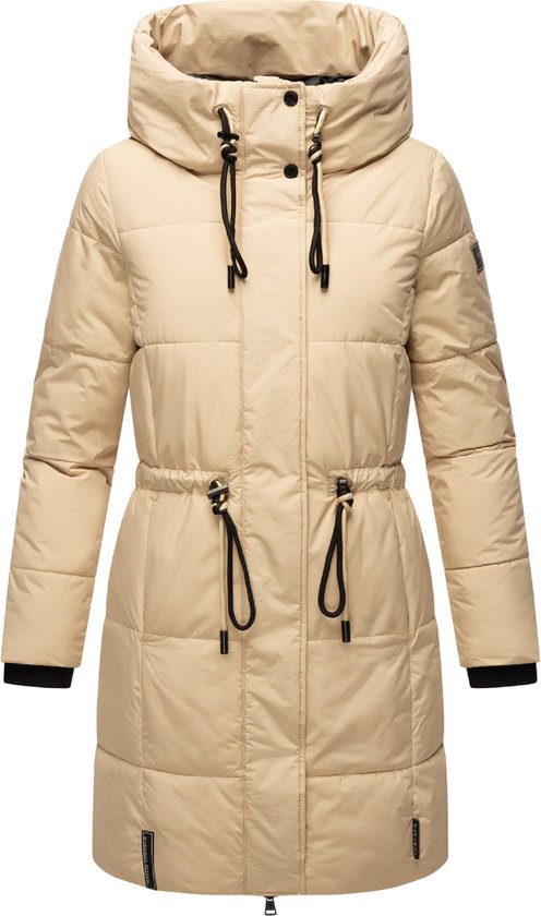 Veste d'hiver matelassée beige pour femme avec cordon de serrage à la taille et capuche.