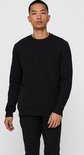 Man met zwarte sweater.