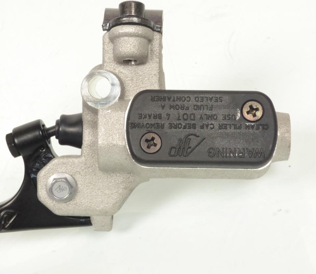 ajp hoofdremcilinder voor derbi 50 atlantis bullet scooter na 2005 00g02102083 nieuw