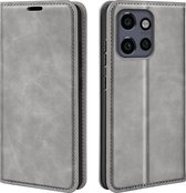 MobyDefend Hoesje - Geschikt voor Motorola Edge 50 Neo / Edge 60 Neo - Luxe Wallet Bookcase (Magnetische Sluiting) - Grijs
