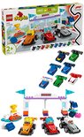 Set LEGO Duplo F1 voitures et pilotes de course, incluant une piste et des voitures séparées.