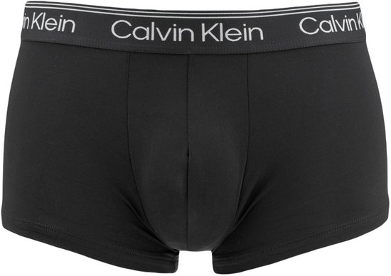 Zwarte trunk van Calvin Klein met opdruk op de tailleband.