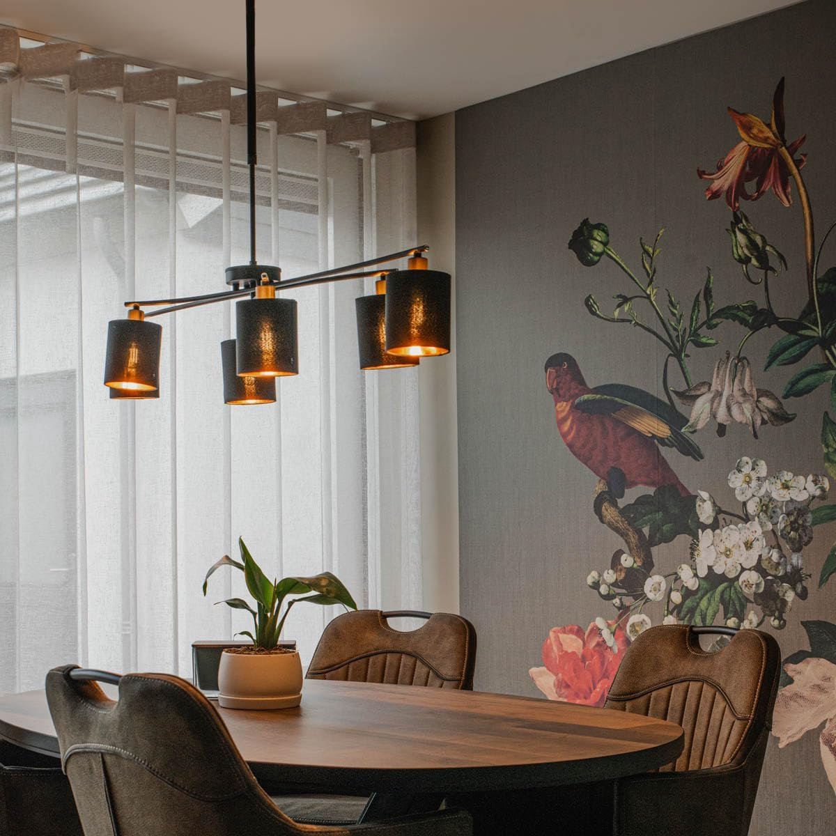 Moderne Zwarte Cilinder Hanglamp met Verstelbare Spots voor Eettafel en Woonkamer