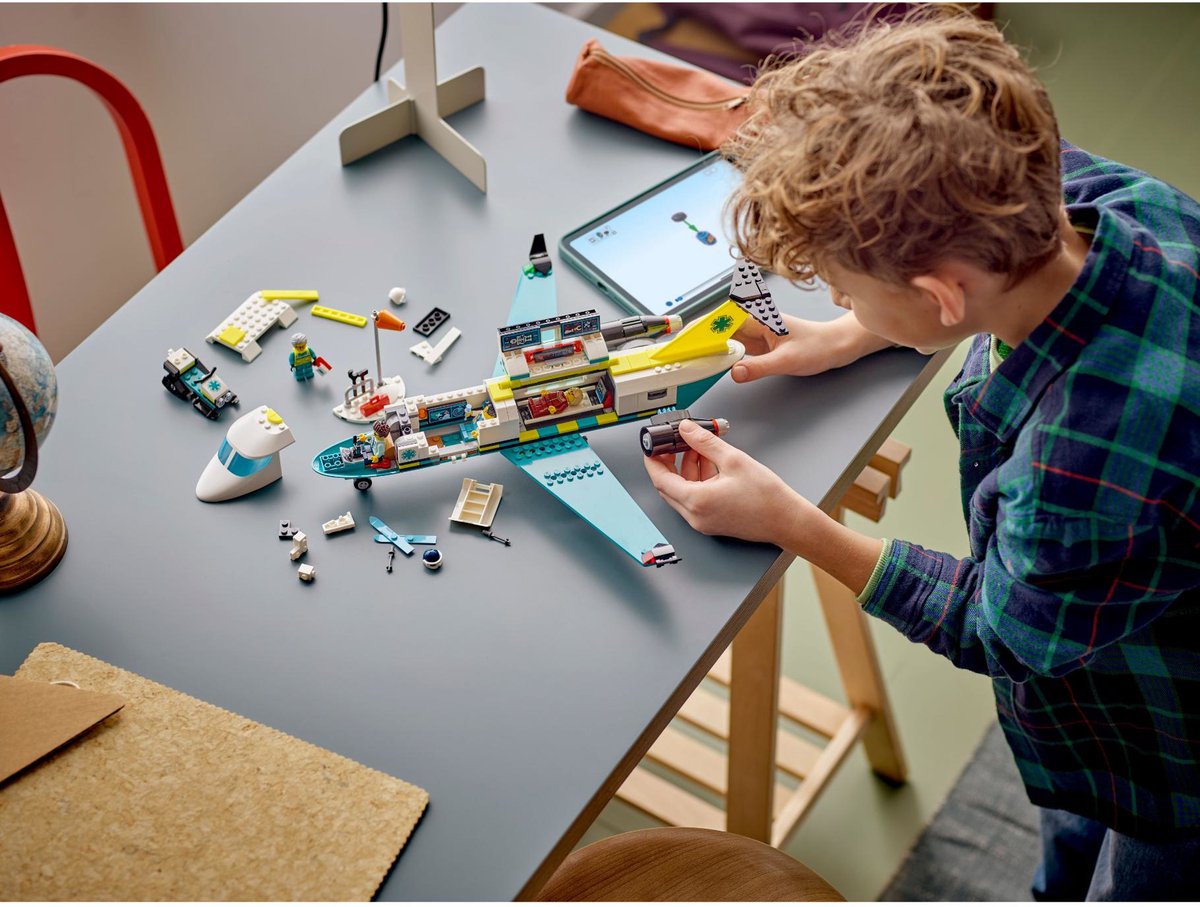 LEGO® City Ambulancevliegtuig, Speelgoedvliegtuig - 60465 — afbeelding 11