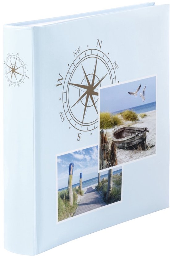 Lichtblauw fotoalbum met kompasprint en strandfoto's.