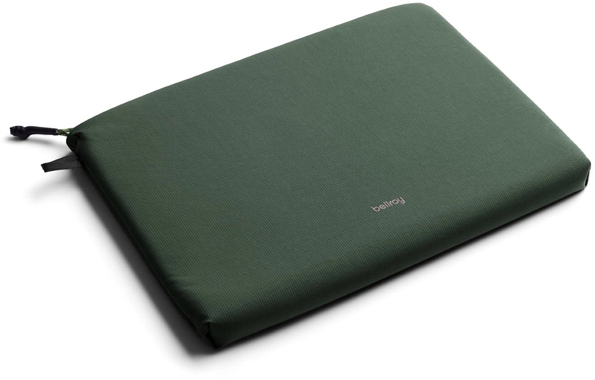Bellroy Lite Sleeve MacBook Pro/Air/Neo 13/14 – Geschikt voor 14 Laptop – Gecoate Rits voor Duurzaamheid – Dubbele Dichtheid Schuim voor Bescherming - Groen
