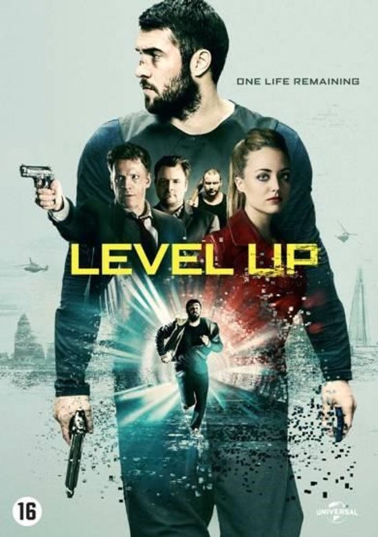 Filmaffiche 'Level Up' met een man met baard en pistolen, omringd door andere personen en een rennende man.