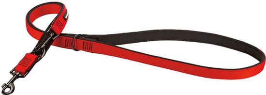 Rode nylon hondenriem met zwarte stiksels en zilverkleurige clip.