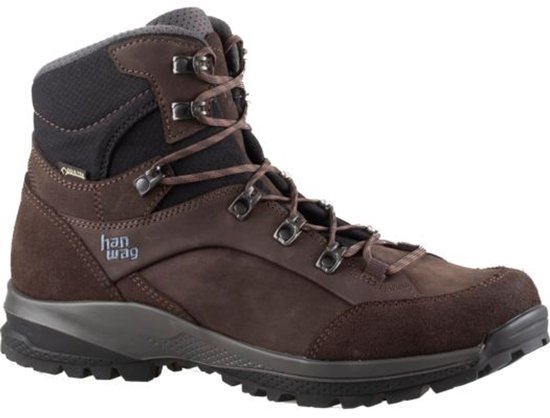 Bruine Hanwag wandelschoen met Gore-Tex, veters en rubberen zool. Hanwag logo op de zijkant.