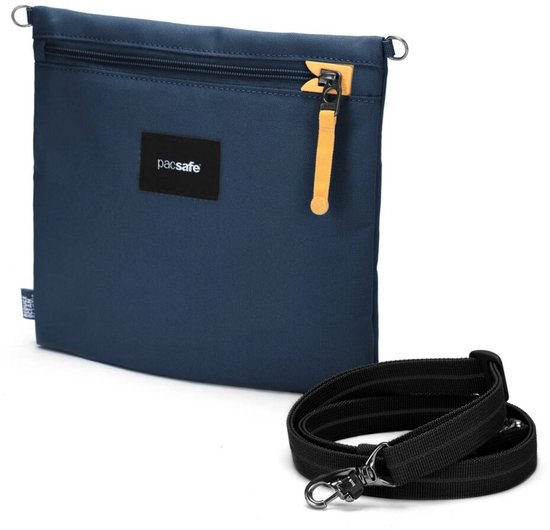 Donkerblauwe tas met rits, geel ritslipje, Pacsafe logo en losse band.