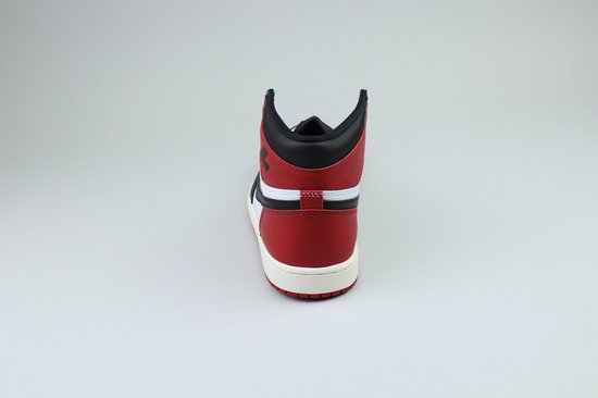 Air Jordan 1 Retro High OG « Black Toe Reimagined » taille 38