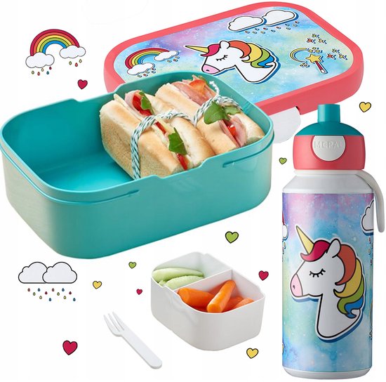 Boîte à lunch et gourde avec motif de licorne, arc-en-ciel et nuages. La boîte à lunch est turquoise avec un couvercle rose.